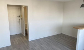 
                                                                                        Location
                                                                                         Studio Boulogne balcon vue sur la Tour Eiffel