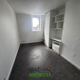 
                                                                                        Location
                                                                                         Studio centre ville de Clermont