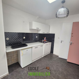 
                                                                                        Location
                                                                                         Studio centre ville de Clermont