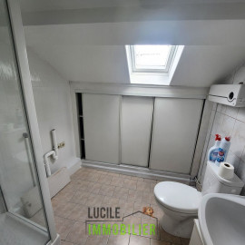 
                                                                                        Location
                                                                                         Studio centre ville de Clermont