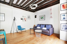 
                                                                                        Location
                                                                                         Studio charmant meuble - libre de suite