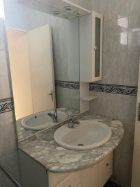 
                                                                                        Location
                                                                                         Studio confortable dans quartier calme