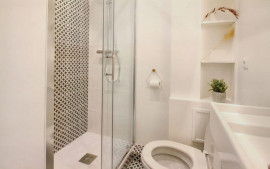 
                                                                                        Location
                                                                                         Studio confortable et lumineux, design architecte