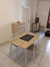 
                                                                                        Location
                                                                                         Studio coquet