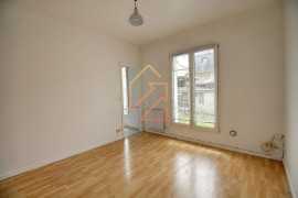 
                                                                                        Vente
                                                                                         Studio de 20.82m² avec cave à rénover