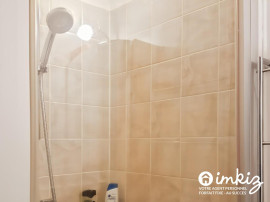 
                                                                                        Vente
                                                                                         Studio de charme avec poutres