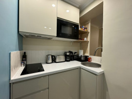 
                                                                                        Location
                                                                                         Studio de luxe dans le centre-ville