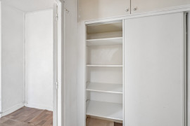 
                                                                                        Vente
                                                                                         Studio - dernier étage - à rénover - Levallois