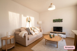Location
Studio dernier étage avec terrasse au Busca possibilité pkg