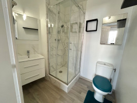 
                                                                                        Location
                                                                                         Studio en plein cœur de Saint Leu