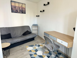 
                                                                                        Location
                                                                                         Studio en plein cœur de Saint Leu