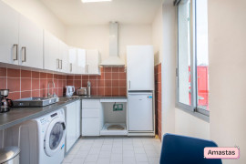 Location
Studio entièrement meublé et rénové 31 m2, proche du Vieux-port