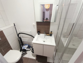 
                                                                                        Location
                                                                                         Studio entièrement rénové moderne et fonctionnel