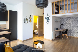 Location
                                                                                STUDIO LONGCHAMP - LAM