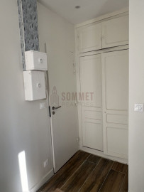 
                                                                                        Vente
                                                                                         Studio loué VILLEJUIF — À 2 pas du Métro