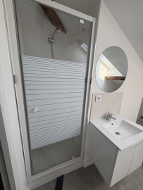
                                                                                        Location
                                                                                         Studio – Lumineux – 5ᵉ étage – Saint Fons