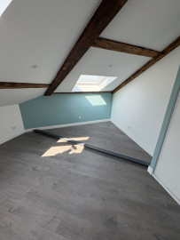 
                                                                                        Location
                                                                                         Studio – Lumineux – 5ᵉ étage – Saint Fons