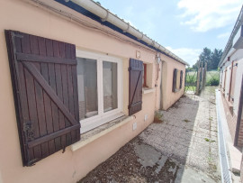 Vente
Studio lumineux avec extérieur privé