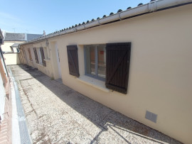 Vente
Studio lumineux avec extérieur privé