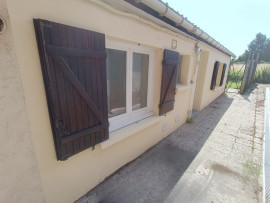 Vente
Studio lumineux avec extérieur privé
