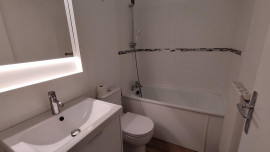 
                                                                                        Location
                                                                                         Studio lumineux avec place de parking sécurisé