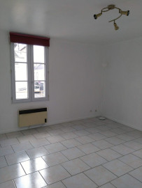 
                                                                                        Location
                                                                                         Studio lumineux en plein centre-ville Montereau