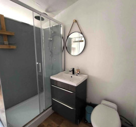 
                                                                                        Location
                                                                                         Studio lumineux et rénové en coeur de ville