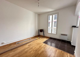 
                                                                                        Location
                                                                                         Studio Maisons Alfort