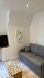 
                                                                                        Location
                                                                                         Studio meublé 15 m²