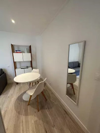 
                                                                                        Location
                                                                                         Studio meublé 15 m²