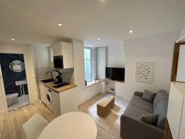 
                                                                                        Location
                                                                                         Studio meublé 15 m²
