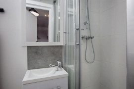 
                                                                                        Location de vacances
                                                                                         studio meublé 15 m² a paris 18e