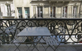 
                                                                                        Location
                                                                                         Studio meublé 19 m² balcon Paris Madeleine Opéra