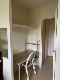 
                                                                                        Location
                                                                                         Studio meublé 20m²