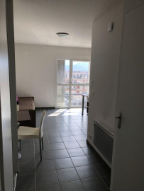 
                                                                                        Location
                                                                                         STUDIO meublé 20m2 Résidence ISIS CARRE DES HALLES
