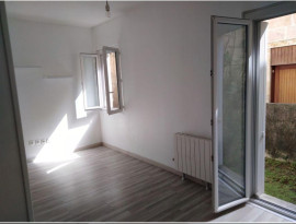 
                                                                                        Location
                                                                                         Studio meublé 30m² à louer