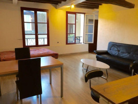 
                                                                                        Location
                                                                                         Studio meublé 33m2