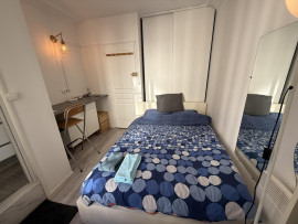 
                                                                                        Location
                                                                                         Studio meublé à Paris 15ᵉ, proche de la Seine