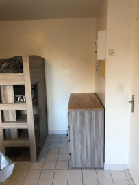 
                                                                                        Location
                                                                                         Studio meublé, à proximité de la gare de Coigniere