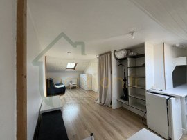 Location
Studio meublé à proximité des Champs-Élysées idéal étudiant et jeune actif