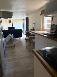 
                                                                                        Location
                                                                                         Studio meublé au calme avec petit extérieur