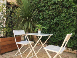 
                                                                                        Location
                                                                                         Studio meublé au calme avec terrasse