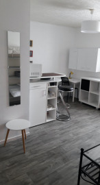 
                                                                                        Location
                                                                                         Studio meublé avec place de parking au sous-sol