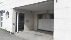 
                                                                                        Location
                                                                                         Studio meublé avec place de parking au sous-sol