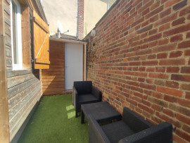 
                                                                                        Location
                                                                                         Studio meublé avec terrasse, Saint-Leu