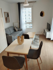 
                                                                                        Location
                                                                                         Studio meublé bien agencé avec terrasse spacieuse