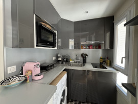 
                                                                                        Vente
                                                                                         Studio meublé clé en main · 18 m² · Paris 14e