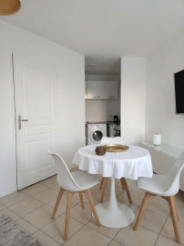 
                                                                                        Location
                                                                                         Studio Meublé de 26 m² avec Parking