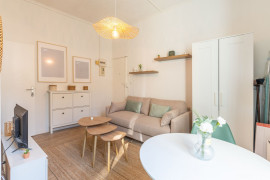 Location
Studio meublé entièrement refait à neuf - Victoire
