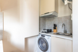 Location
Studio meublé entièrement refait à neuf - Victoire